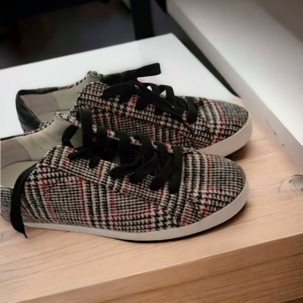 Bannana Republic Red and Black Plaid Shoes